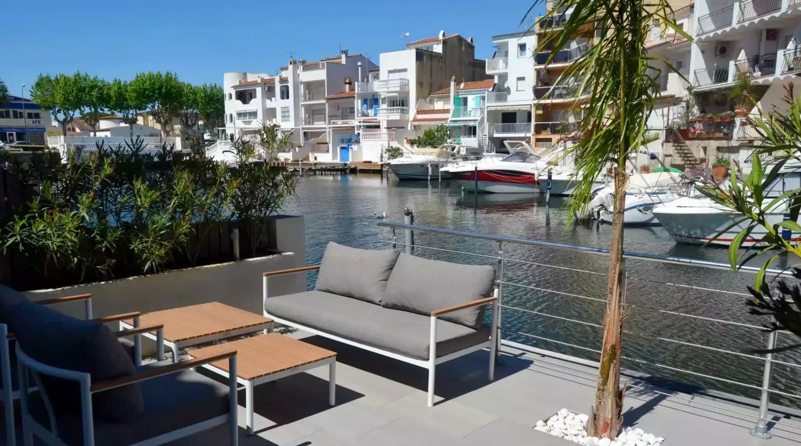 3 bedroom Townhouse for sale in Empuriabrava with garage - € 549,000 (Ref: 9875925)