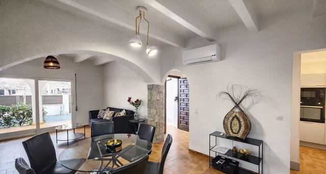 3 soveværelse Villa til salg i Empuriabrava, Castelló d'Empúries med garage - € 550.000 (Ref: 9875926)