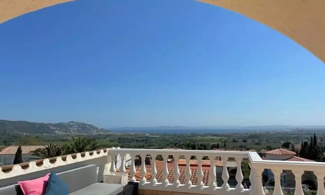 3 slaapkamer Villa te koop in El Mas Fumats, Roses met zwembad garage - € 825.000 (Ref: 9875928)