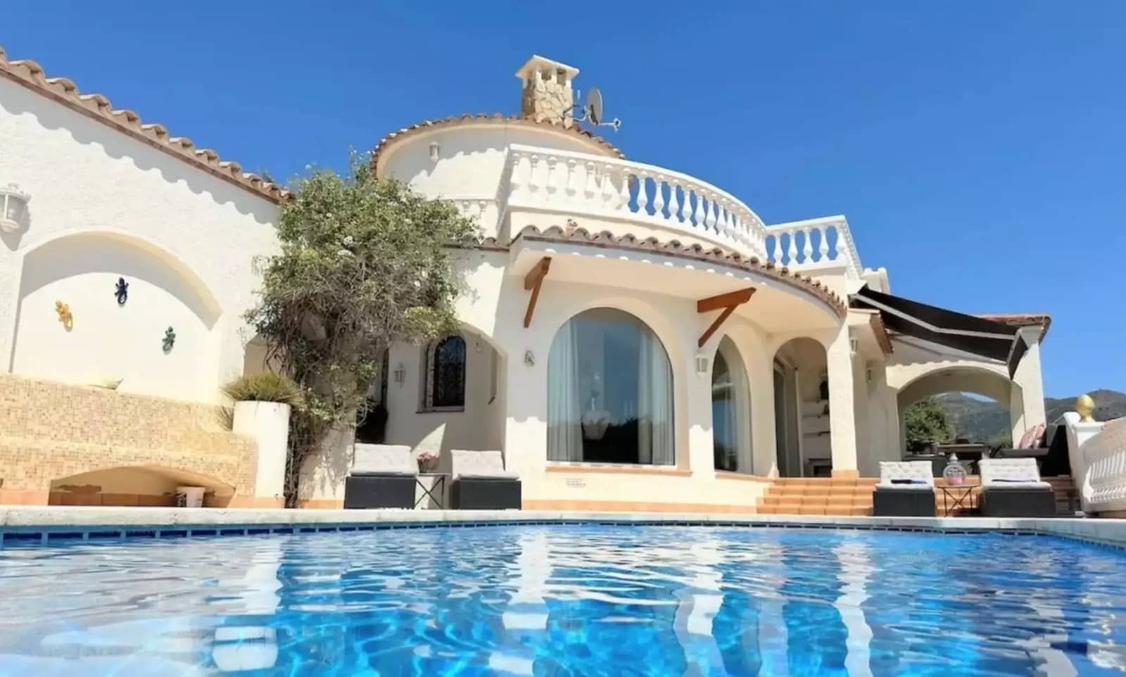 3 bedroom Villa for sale in El Mas Fumats with pool garage - € 825,000 (Ref: 9875928)