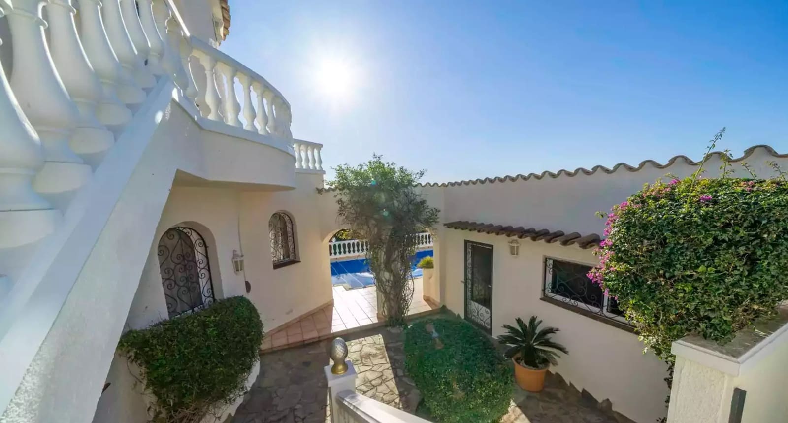 3 bedroom Villa for sale in El Mas Fumats with pool garage - € 825,000 (Ref: 9875928)