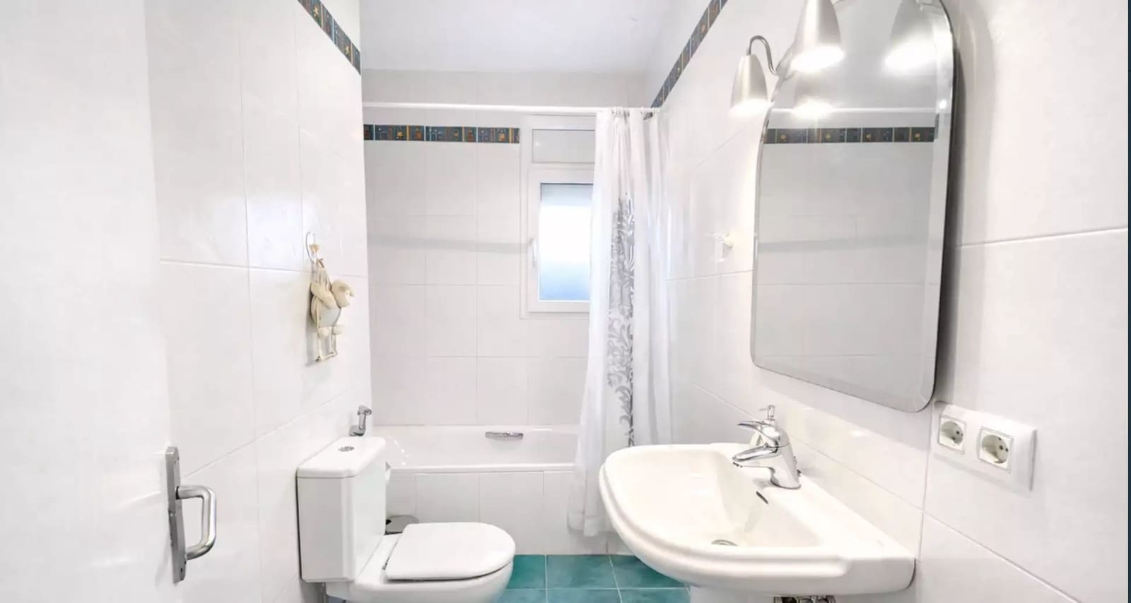 4 bedroom Villa for sale in Empuriabrava with pool garage - € 790,000 (Ref: 9875929)