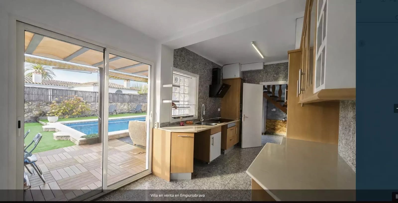 4 bedroom Villa for sale in Empuriabrava with pool garage - € 790,000 (Ref: 9875929)