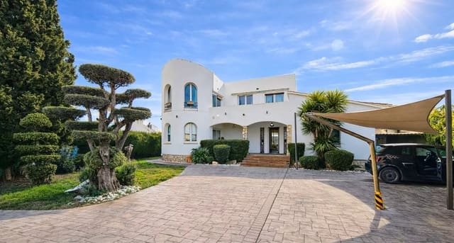 4 sypialnia Willa na sprzedaż w Empuriabrava, Castelló d'Empúries z basenem garażem - 790 000 € (Ref: 9875929)