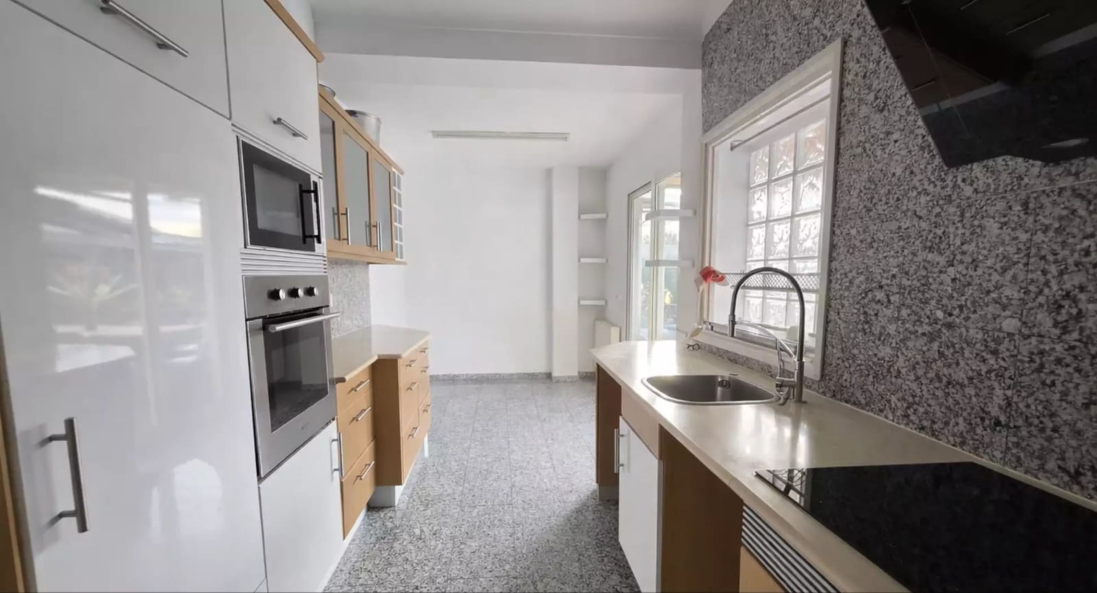4 bedroom Villa for sale in Empuriabrava with pool garage - € 790,000 (Ref: 9875929)