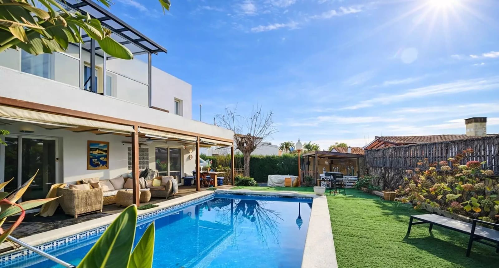 4 bedroom Villa for sale in Empuriabrava with pool garage - € 790,000 (Ref: 9875929)