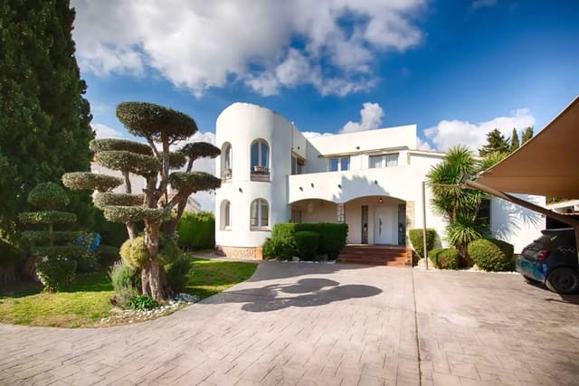 4 slaapkamer Villa te koop in Empuriabrava, Castelló d'Empúries met zwembad garage - € 790.000 (Ref: 9875929)