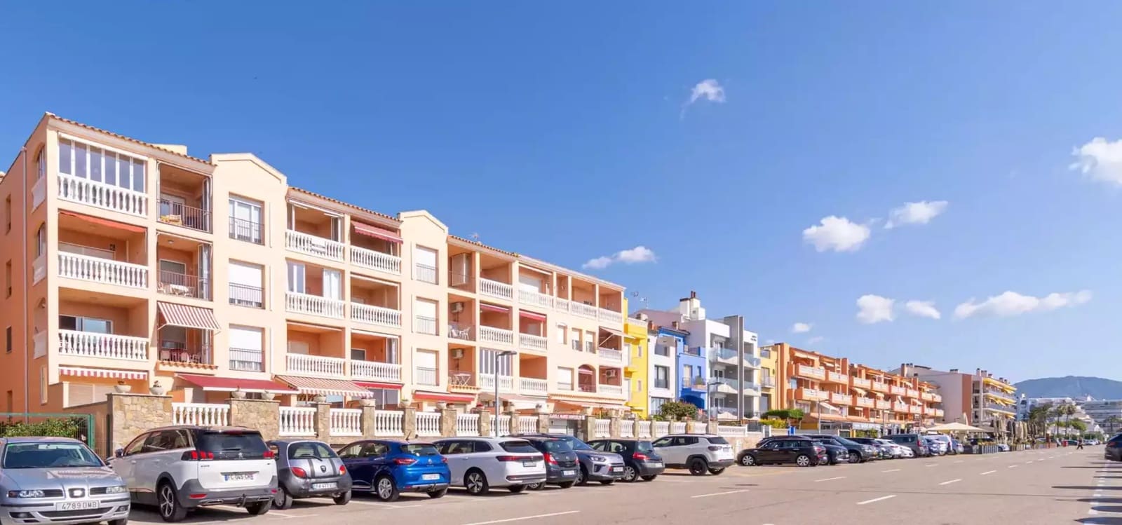 3 soveværelse Lejlighed til salg i Empuriabrava med garage - € 490.000 (Ref: 9878233)