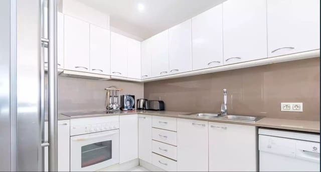 3 makuuhuone Asunto myytävänä paikassa Empuriabrava, Castelló d'Empúries mukana 
autotalli - 490 000 € (Ref: 9878233)