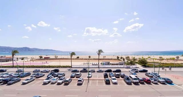 3 makuuhuone Asunto myytävänä paikassa Empuriabrava, Castelló d'Empúries mukana 
autotalli - 490 000 € (Ref: 9878233)