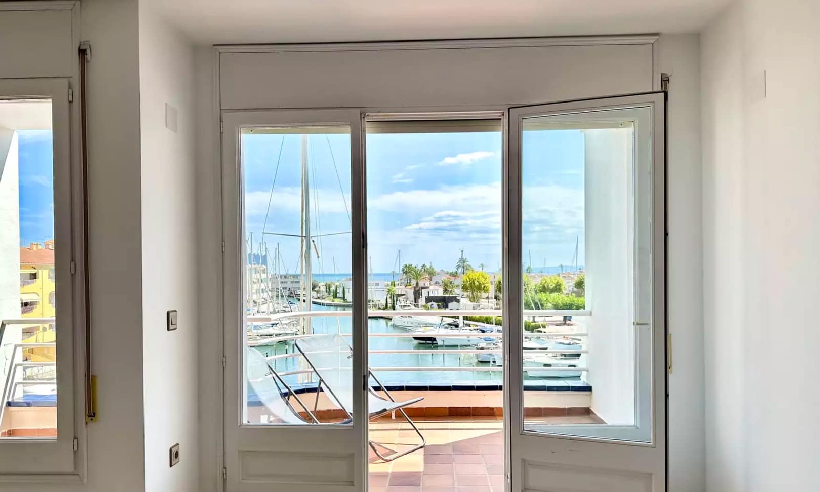 3 chambre Appartement à vendre à Empuriabrava avec piscine garage - 470 000 € (Ref: 9880752)