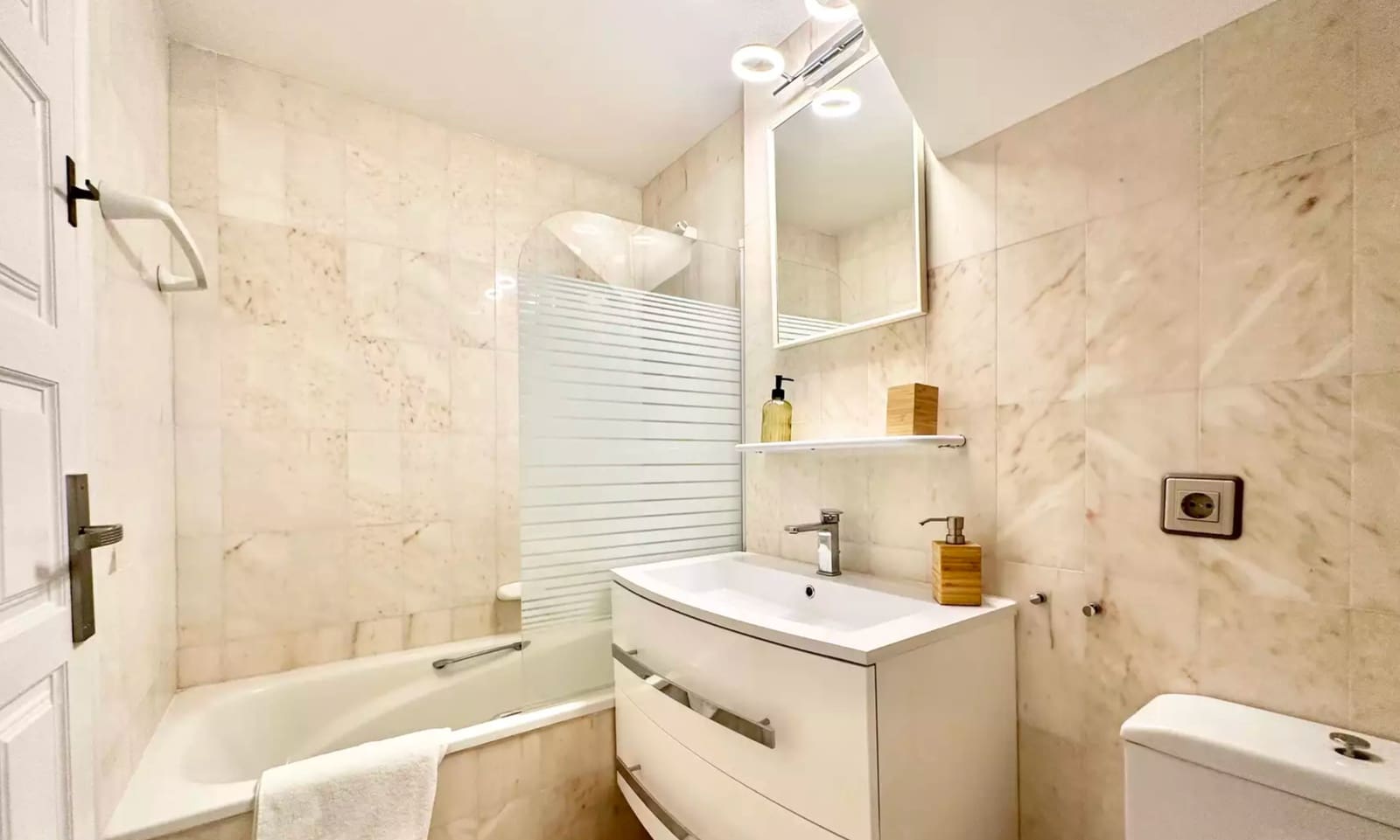 3 chambre Appartement à vendre à Empuriabrava avec piscine garage - 470 000 € (Ref: 9880752)