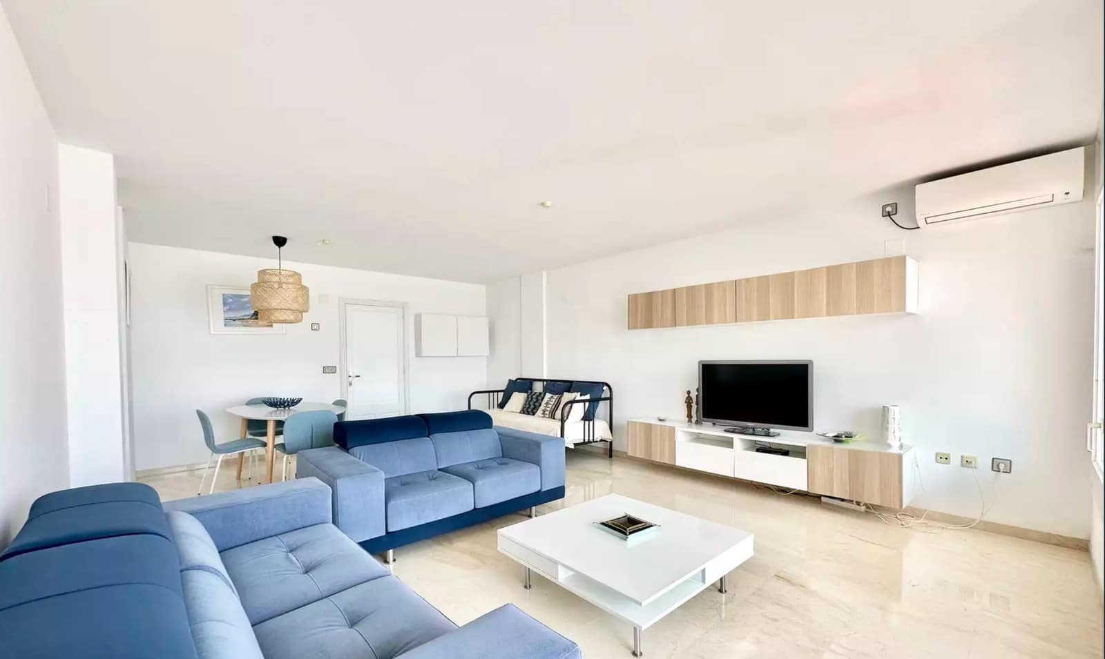 3 chambre Appartement à vendre à Empuriabrava avec piscine garage - 470 000 € (Ref: 9880752)