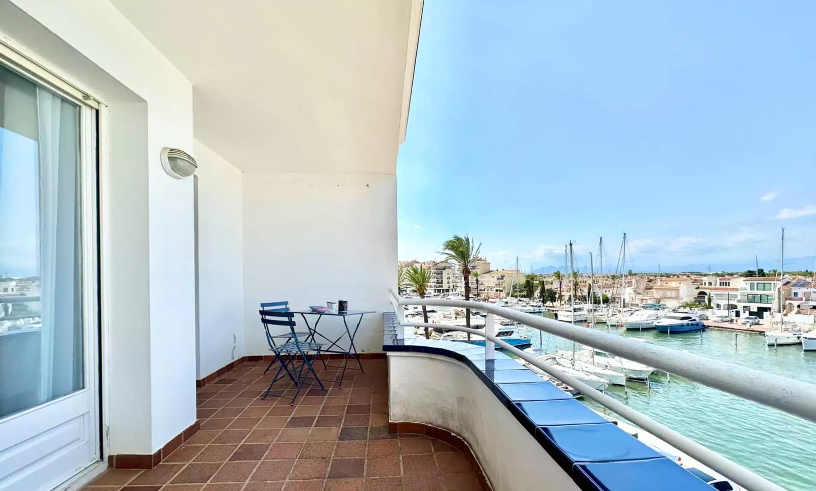 3 chambre Appartement à vendre à Empuriabrava avec piscine garage - 470 000 € (Ref: 9880752)