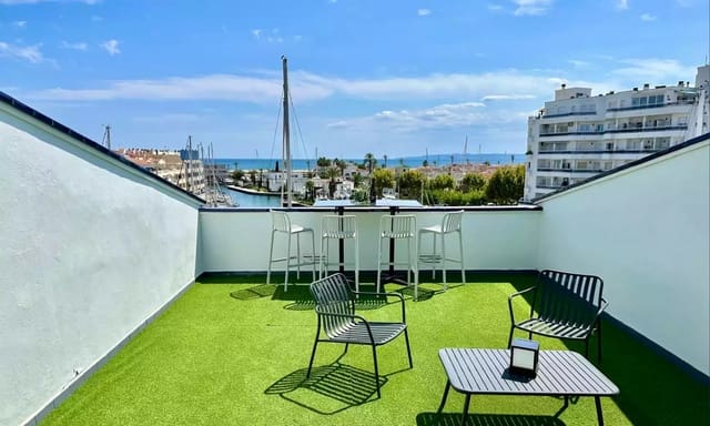 3 chambre Appartement à vendre à Empuriabrava, Castelló d'Empúries avec piscine garage - 470 000 € (Ref: 9880752)