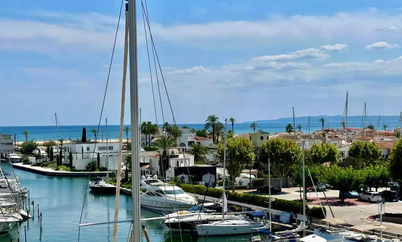 3 chambre Appartement à vendre à Empuriabrava avec piscine garage - 470 000 € (Ref: 9880752)