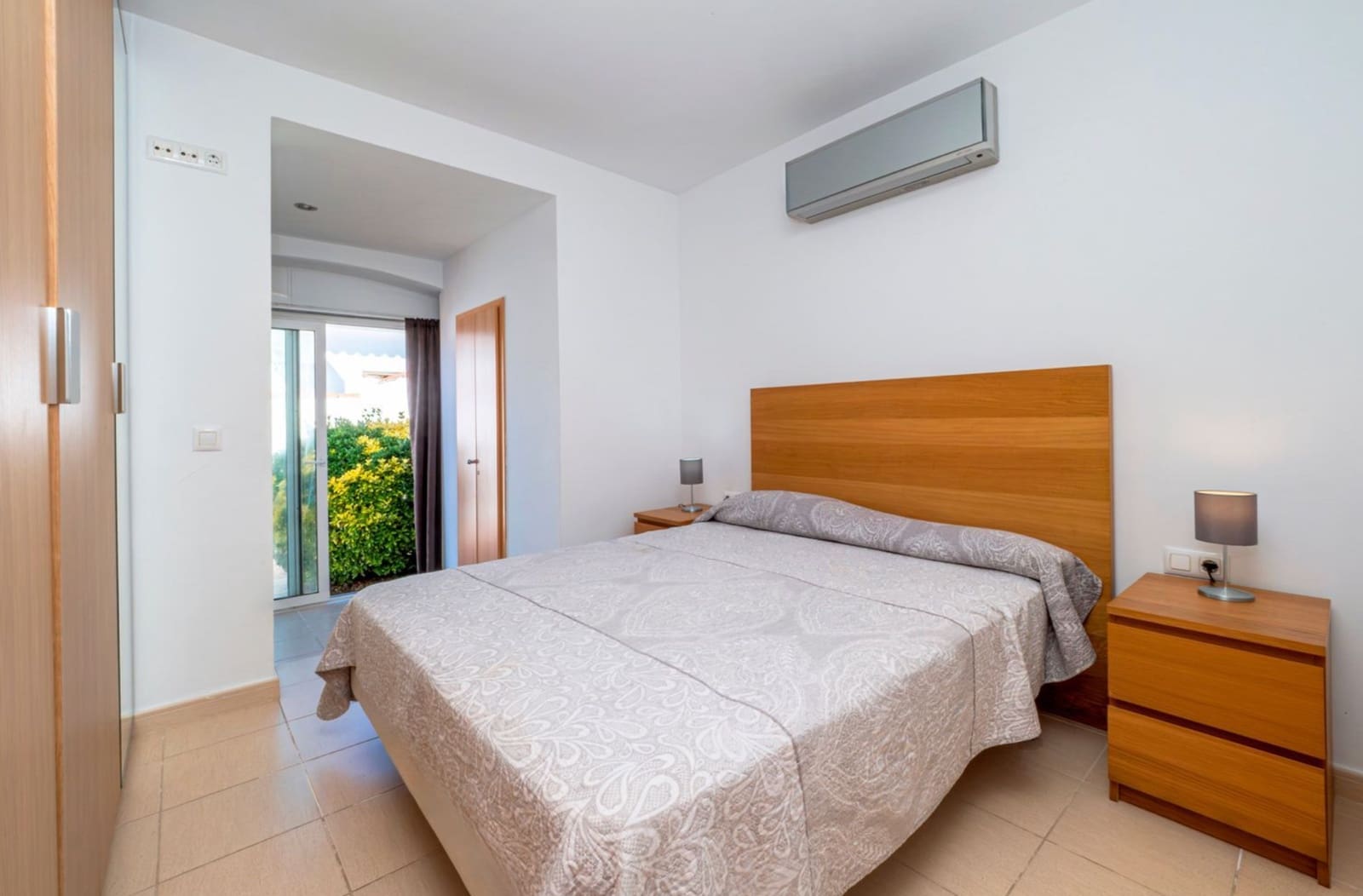 3 soveværelse Villa til salg i Empuriabrava med swimmingpool garage - € 420.000 (Ref: 9890026)