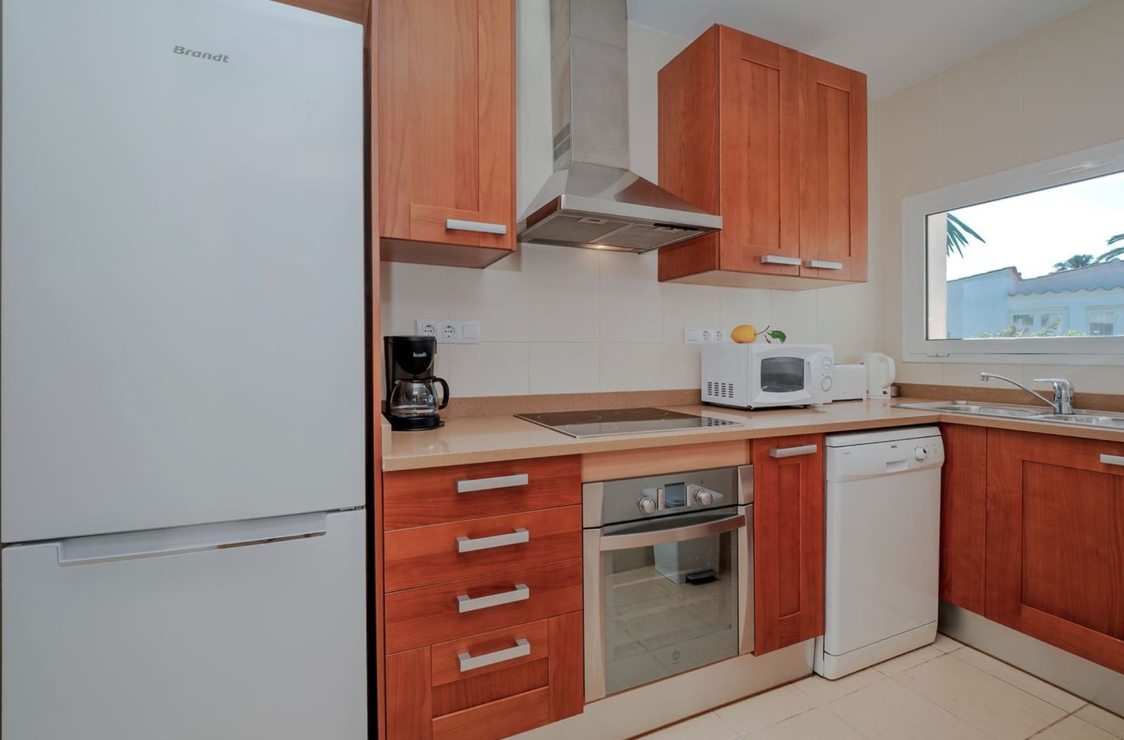 3 soveværelse Villa til salg i Empuriabrava med swimmingpool garage - € 420.000 (Ref: 9890026)
