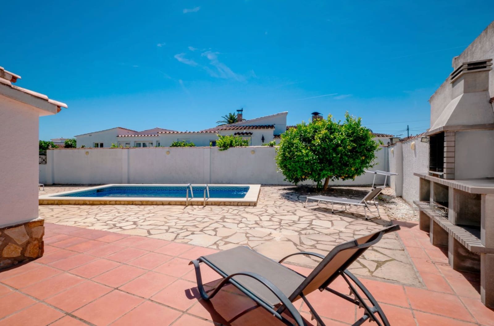 3 soveværelse Villa til salg i Empuriabrava med swimmingpool garage - € 420.000 (Ref: 9890026)