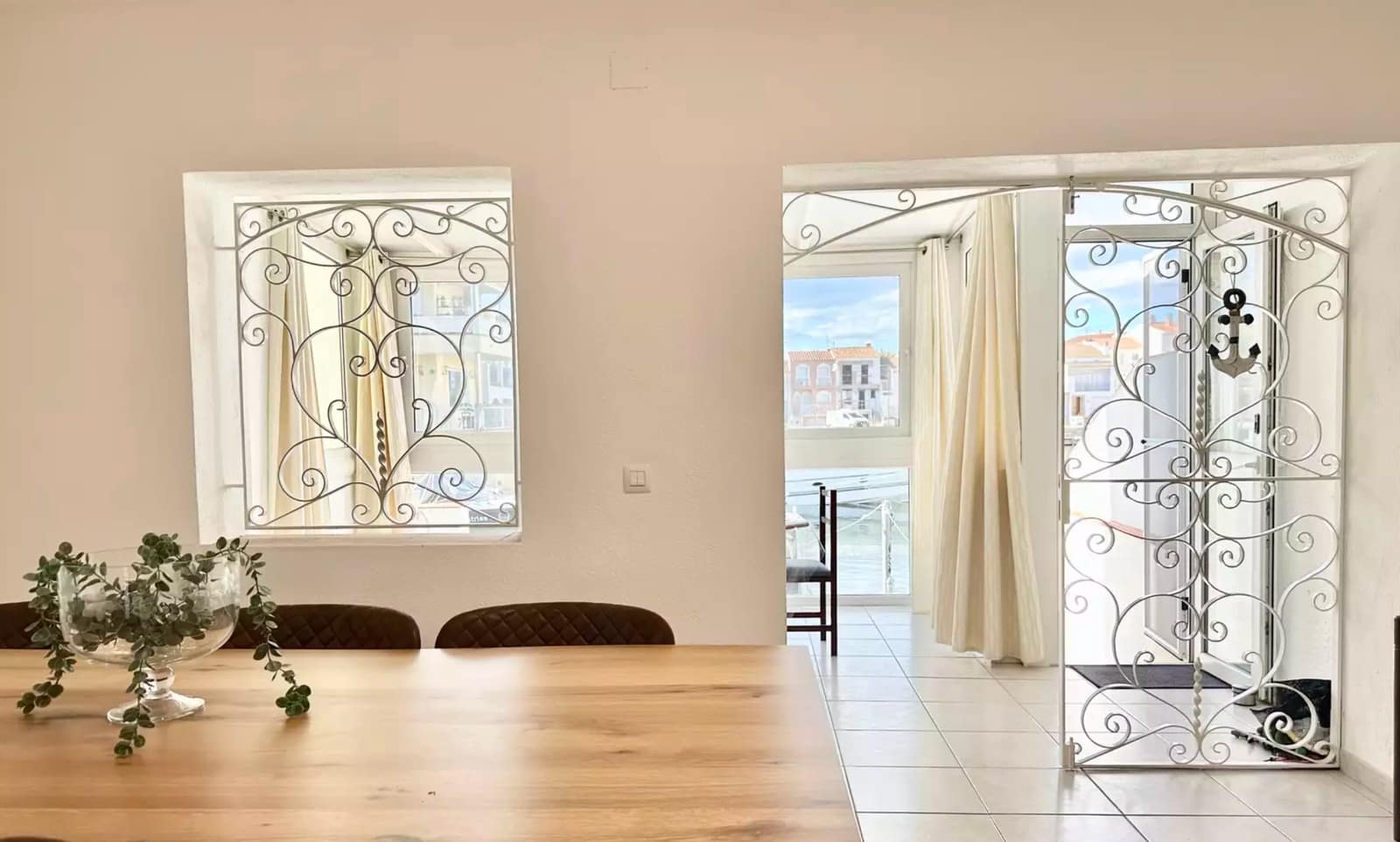 Casa de 4 habitaciones en Empuriabrava en venta con garaje - 470.000 € (Ref: 9890027)