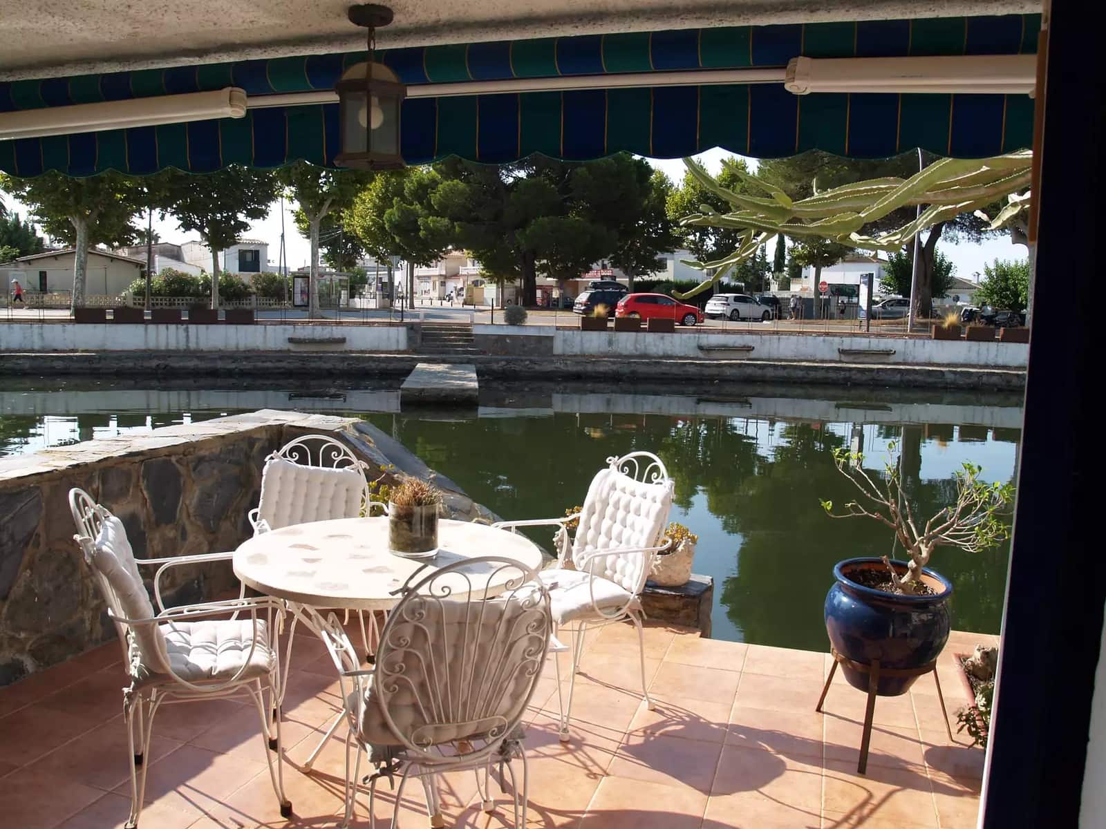 4 soveværelse Byhus til salg i Empuriabrava med garage - € 360.000 (Ref: 9890028)