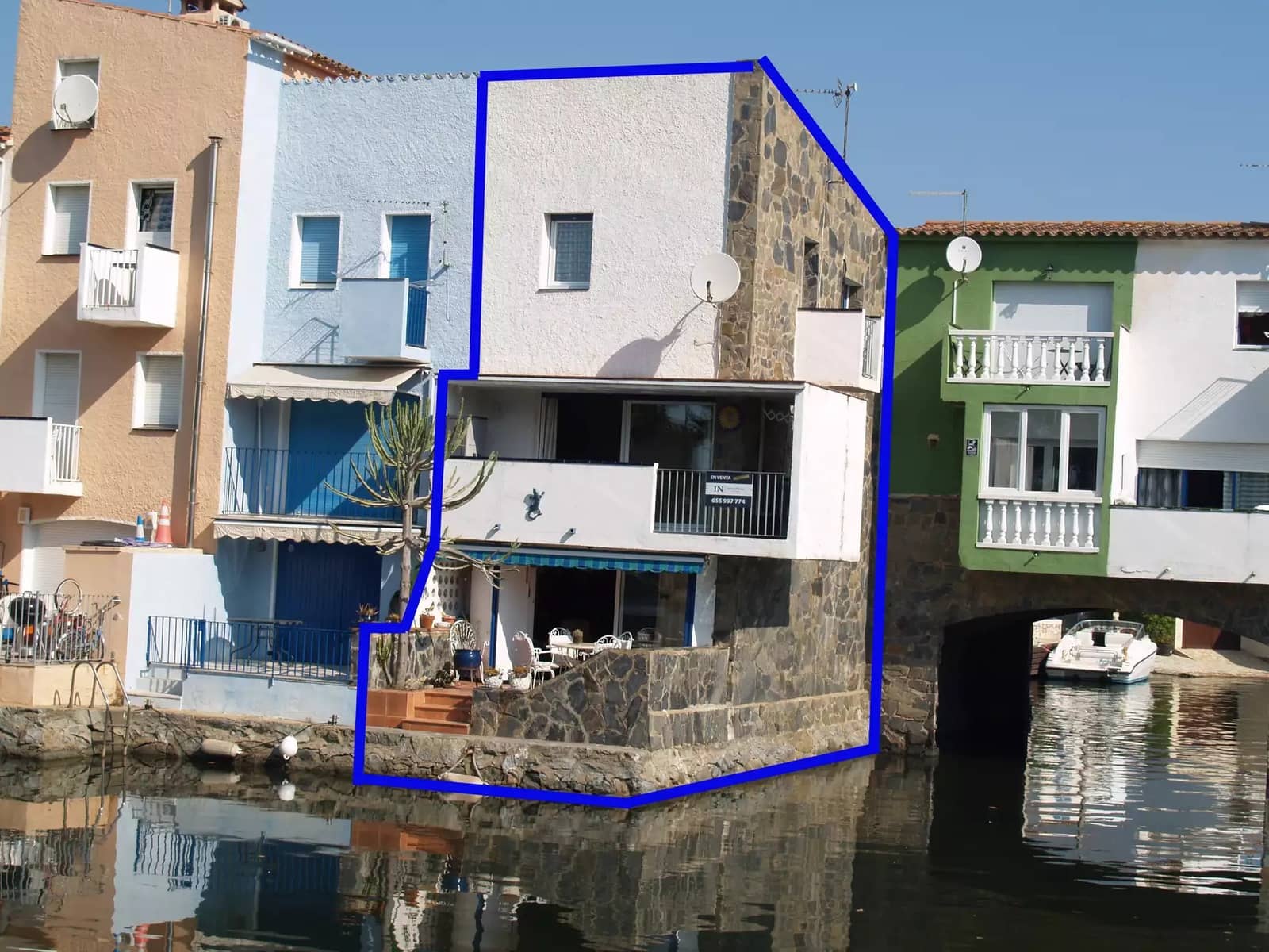 4 soveværelse Byhus til salg i Empuriabrava med garage - € 360.000 (Ref: 9890028)