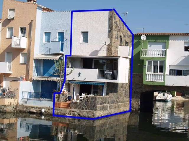 4 soveværelse Byhus til salg i Empuriabrava, Castelló d'Empúries med garage - € 360.000 (Ref: 9890028)