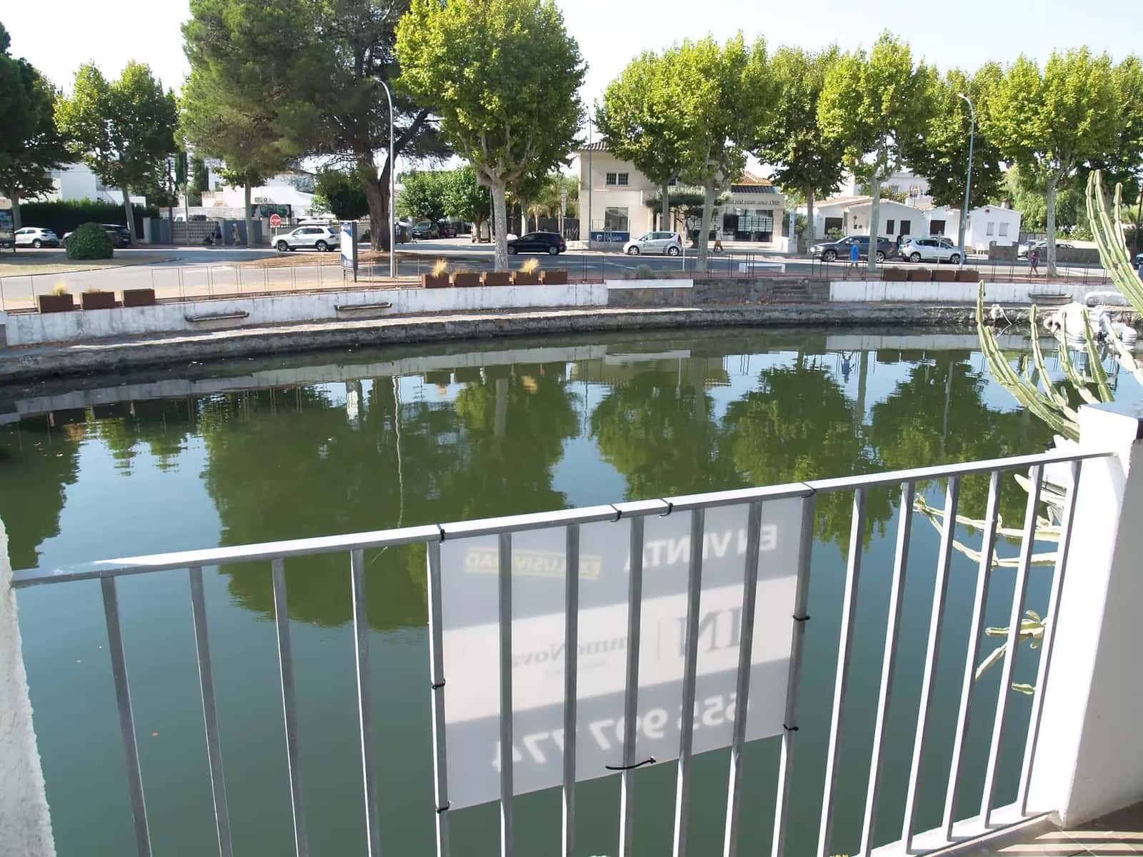 4 soveværelse Byhus til salg i Empuriabrava med garage - € 360.000 (Ref: 9890028)