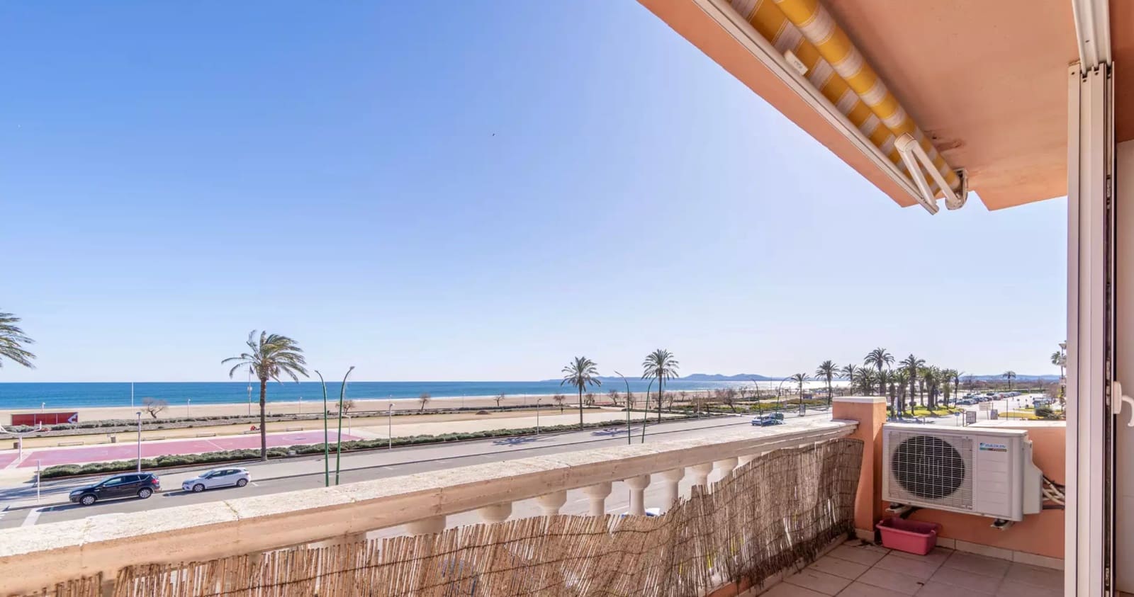 3 bedroom Flat for sale in Empuriabrava - € 340,000 (Ref: 9906886)