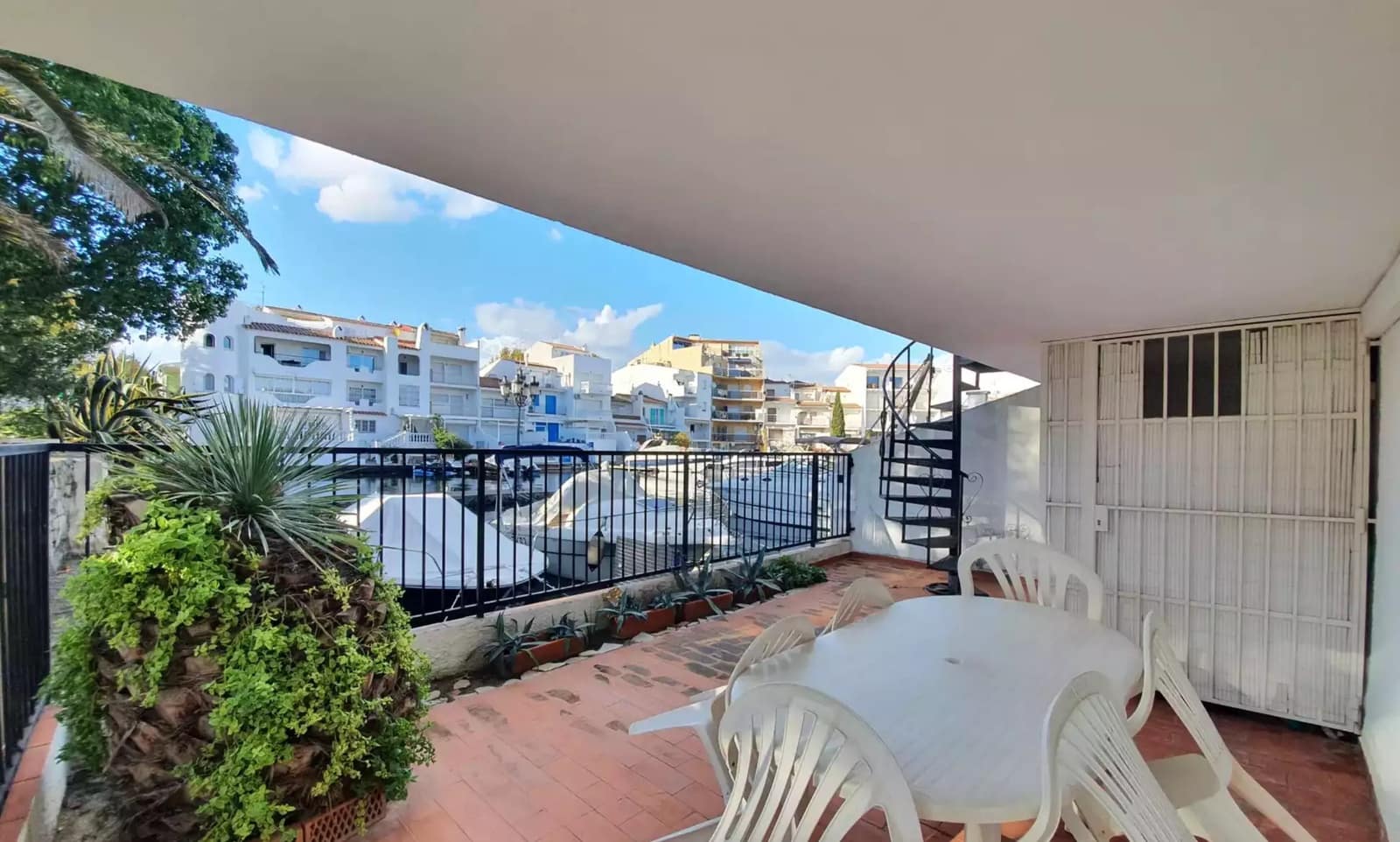 1 Zimmer Wohnung zu verkaufen in Empuriabrava - 249.999 € (Ref: 9910475)