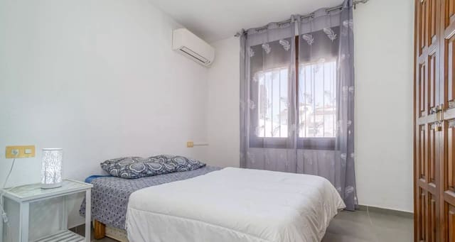 2 bedroom Flat for sale in Empuriabrava, Castelló d'Empúries with garage - € 284,000 (Ref: 9910476)