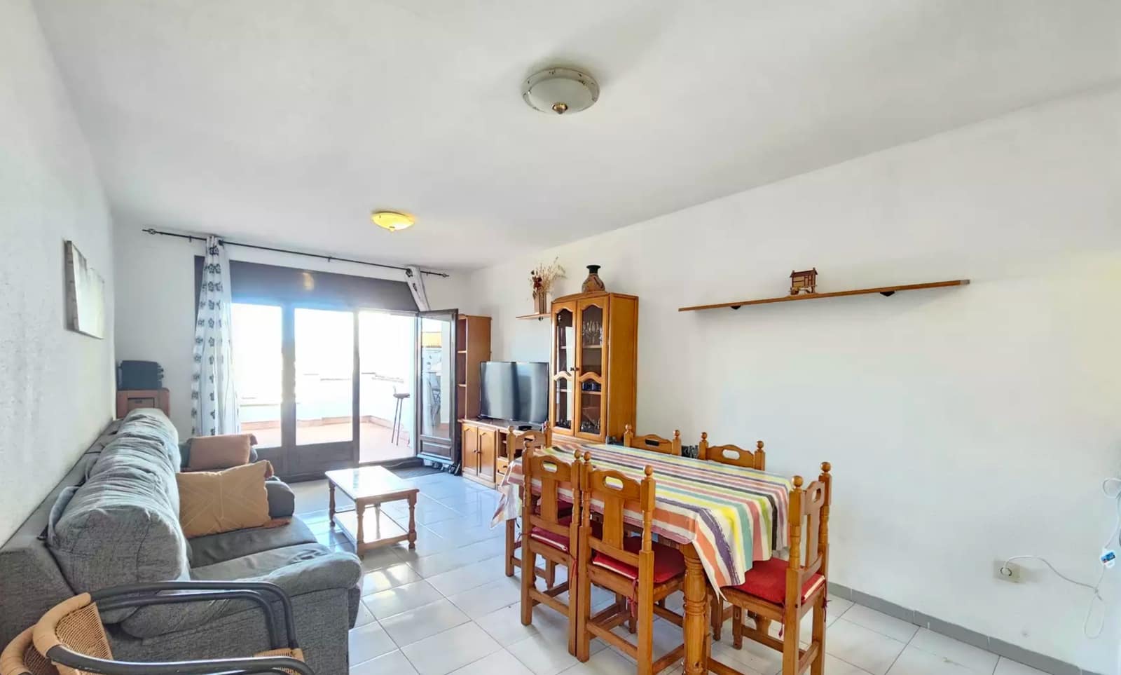 3 soveværelse Lejlighed til salg i Empuriabrava med garage - € 275.000 (Ref: 9910477)