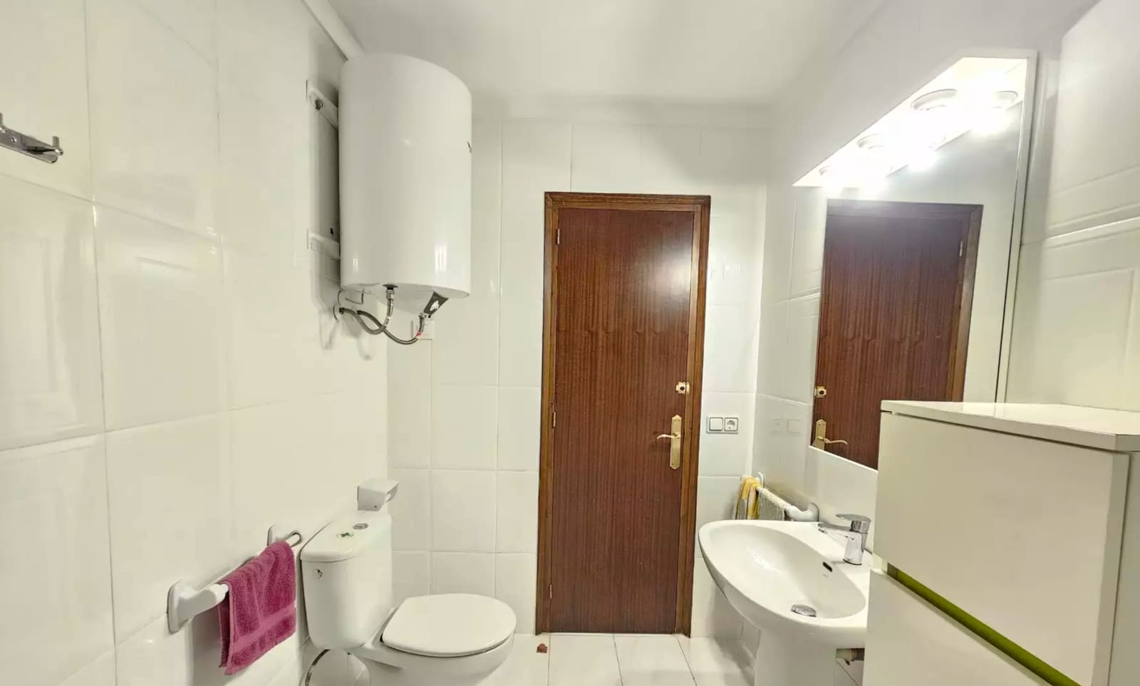 3 bedroom Flat for sale in Empuriabrava with garage - € 275,000 (Ref: 9910477)