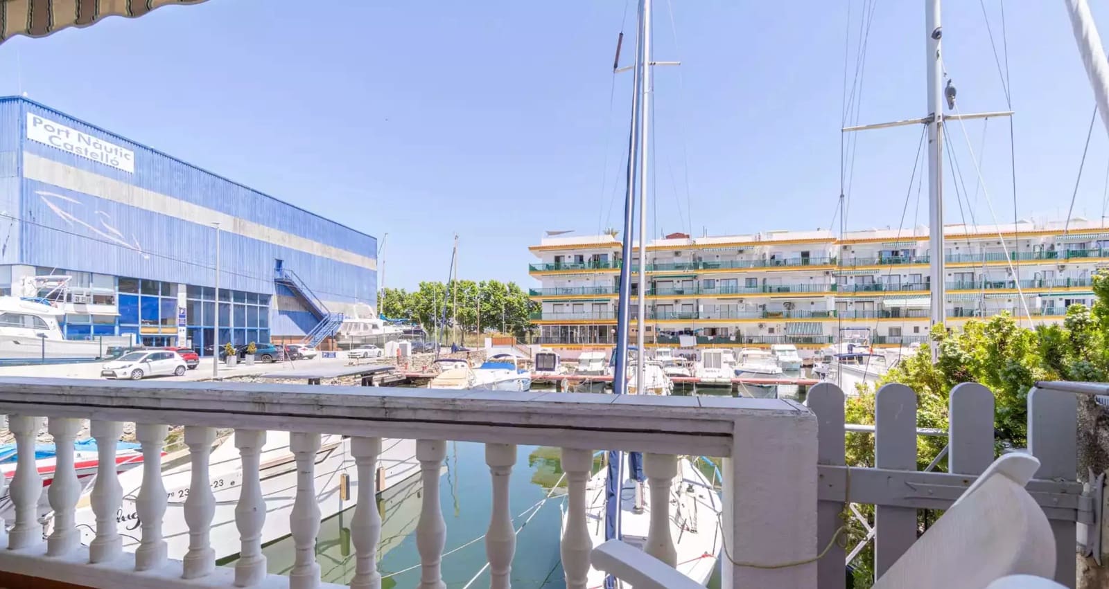 2 bedroom Flat for sale in Empuriabrava - € 260,000 (Ref: 9910478)