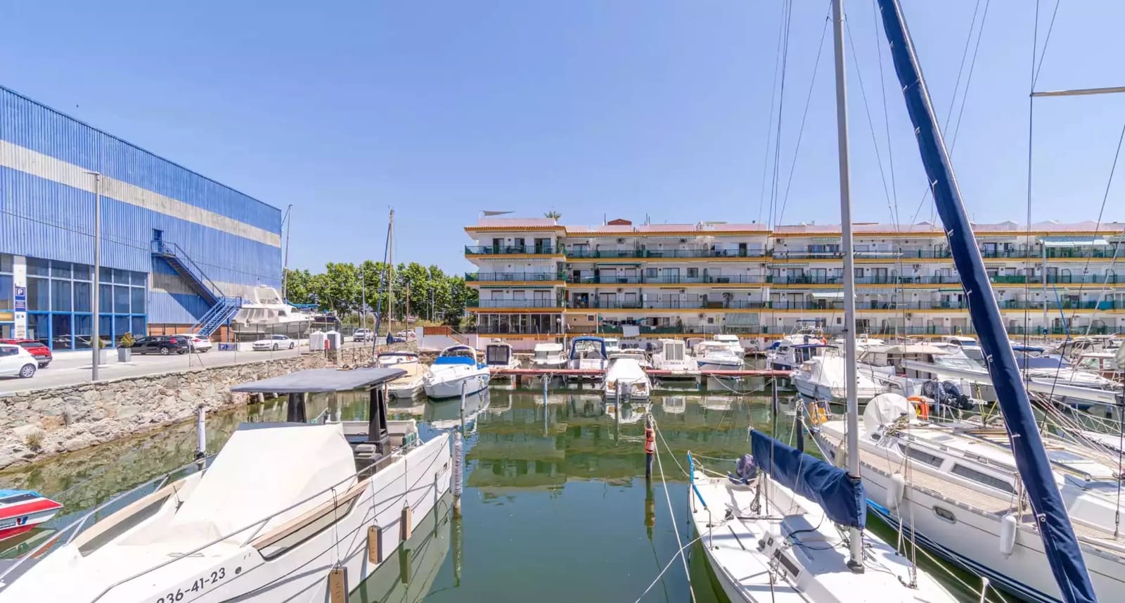 2 bedroom Flat for sale in Empuriabrava - € 260,000 (Ref: 9910478)