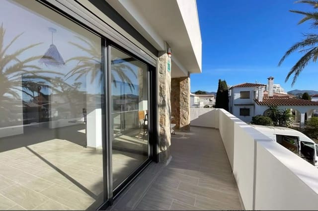 3 makuuhuone Asunto myytävänä paikassa Empuriabrava, Castelló d'Empúries mukana 
autotalli - 485 000 € (Ref: 9910482)