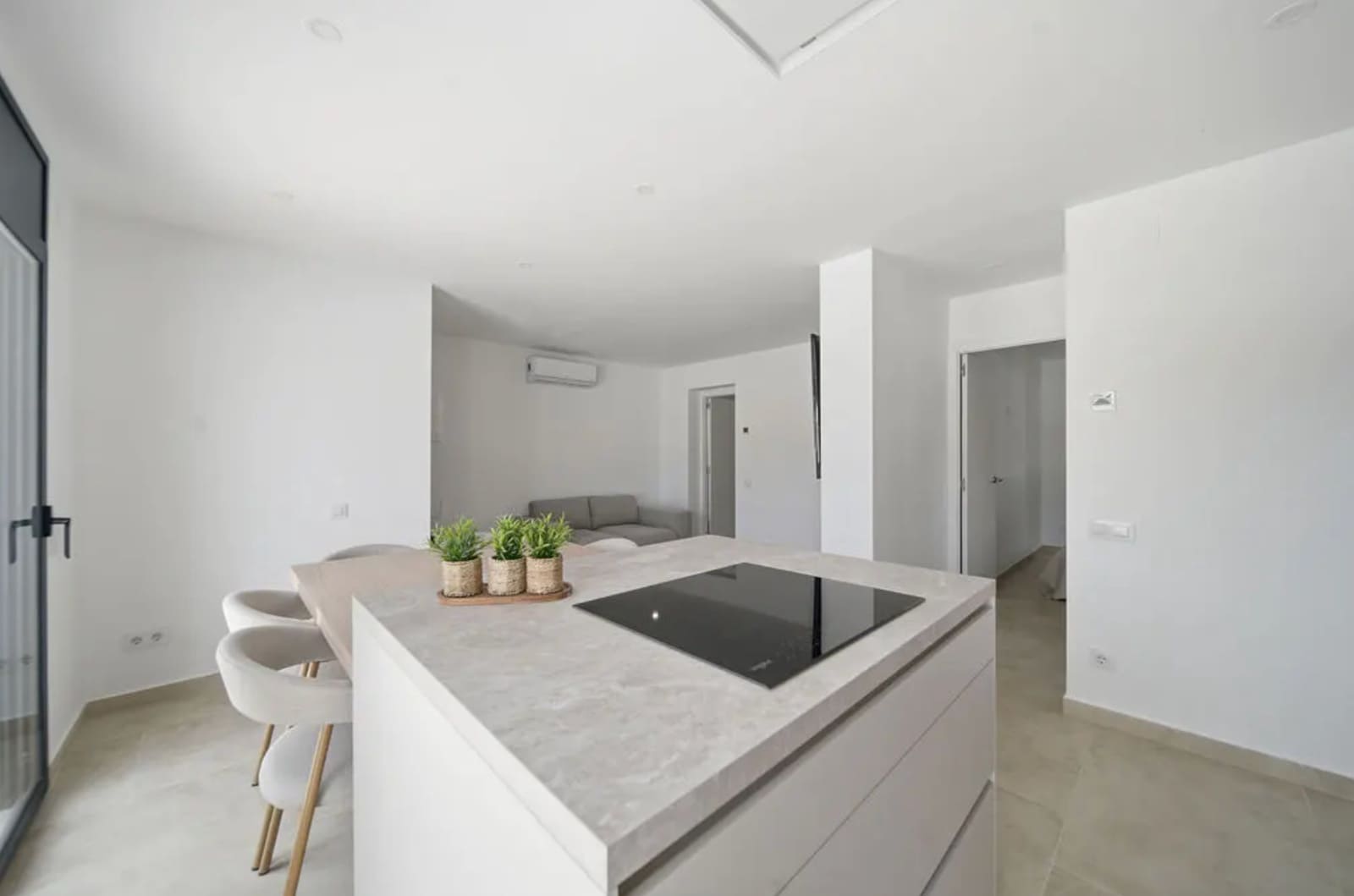 3 sypialnia Willa na sprzedaż w Empuriabrava z basenem garażem - 630 000 € (Ref: 9910485)