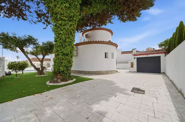3 sypialnia Willa na sprzedaż w Empuriabrava, Castelló d'Empúries z basenem garażem - 630 000 € (Ref: 9910485)
