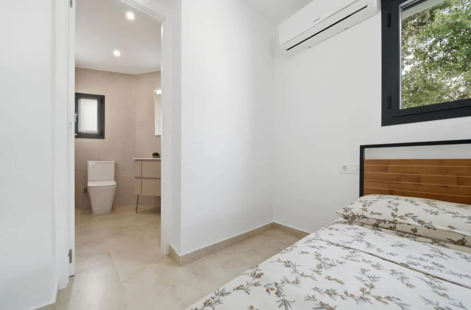 3 sypialnia Willa na sprzedaż w Empuriabrava z basenem garażem - 630 000 € (Ref: 9910485)
