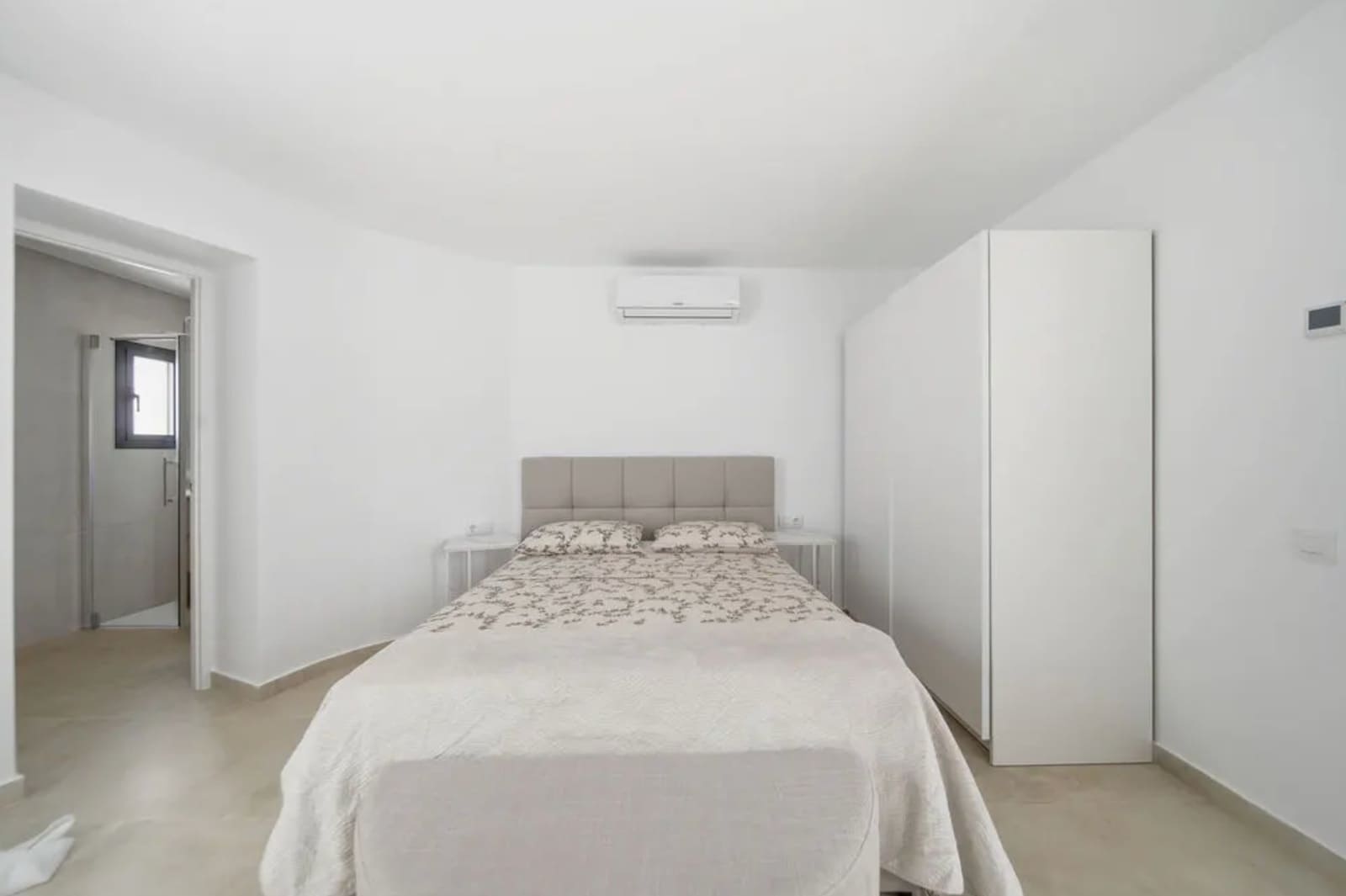 3 sypialnia Willa na sprzedaż w Empuriabrava z basenem garażem - 630 000 € (Ref: 9910485)