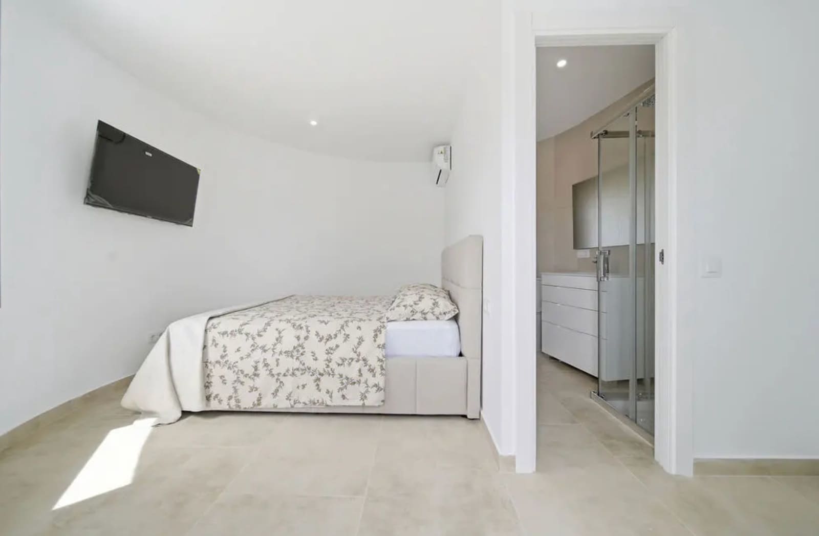 3 sypialnia Willa na sprzedaż w Empuriabrava z basenem garażem - 630 000 € (Ref: 9910485)