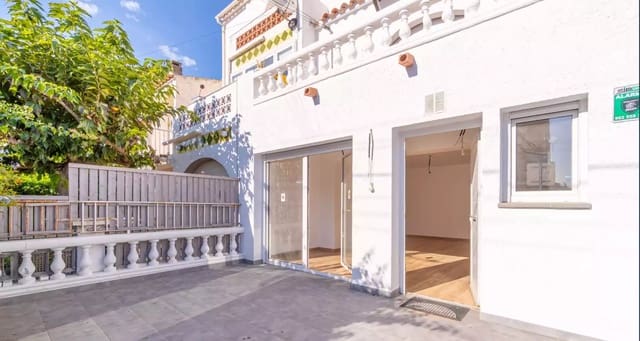 2 bedroom Villa for sale in Empuriabrava, Castelló d'Empúries - € 260,000 (Ref: 9910486)