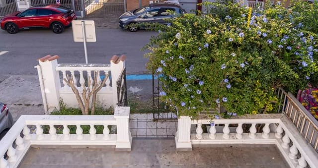 2 bedroom Villa for sale in Empuriabrava, Castelló d'Empúries - € 260,000 (Ref: 9910486)