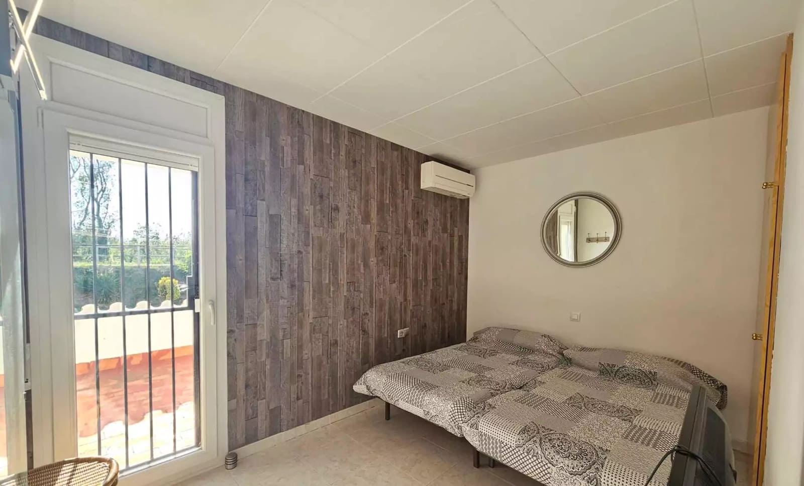 Villa for sale in Empuriabrava with pool - € 295,000 (Ref: 9910487)