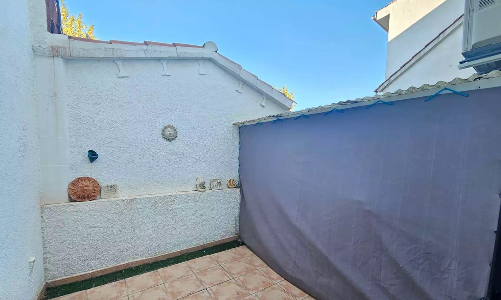 Villa for sale in Empuriabrava with pool - € 295,000 (Ref: 9910487)