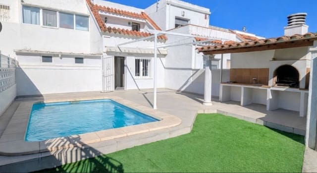 3 soveværelse Villa til salg i Empuriabrava, Castelló d'Empúries med swimmingpool - € 295.000 (Ref: 9910487)