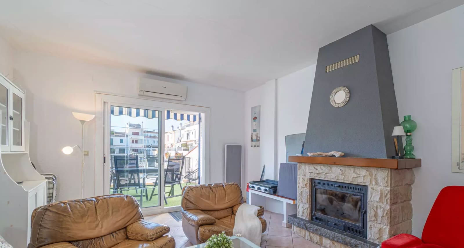Casa de 4 habitaciones en Empuriabrava en venta - 425.000 € (Ref: 9910489)