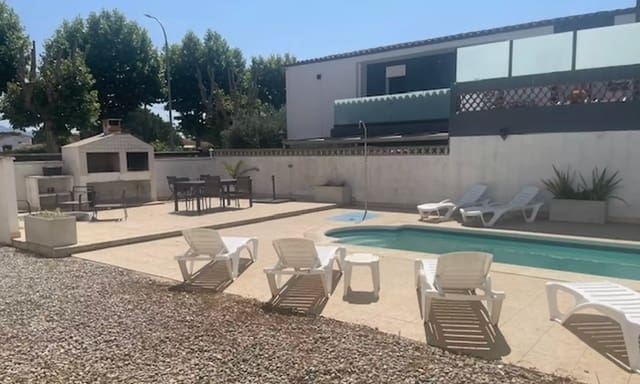 4 bedroom Villa for sale in Empuriabrava, Castelló d'Empúries with garage - € 385,000 (Ref: 9910491)
