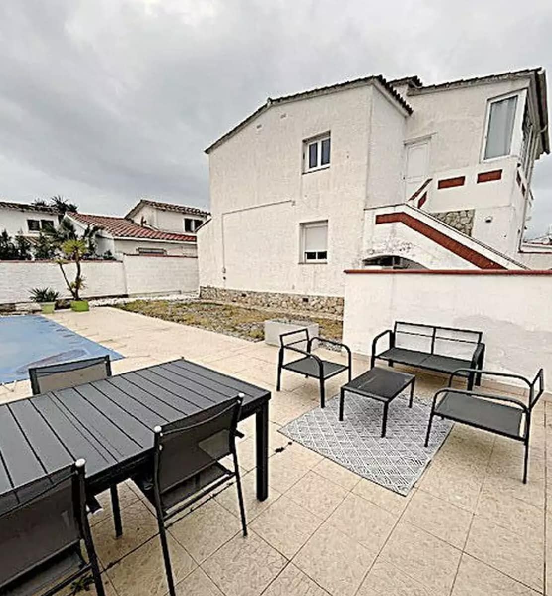 4 bedroom Villa for sale in Empuriabrava with garage - € 385,000 (Ref: 9910491)
