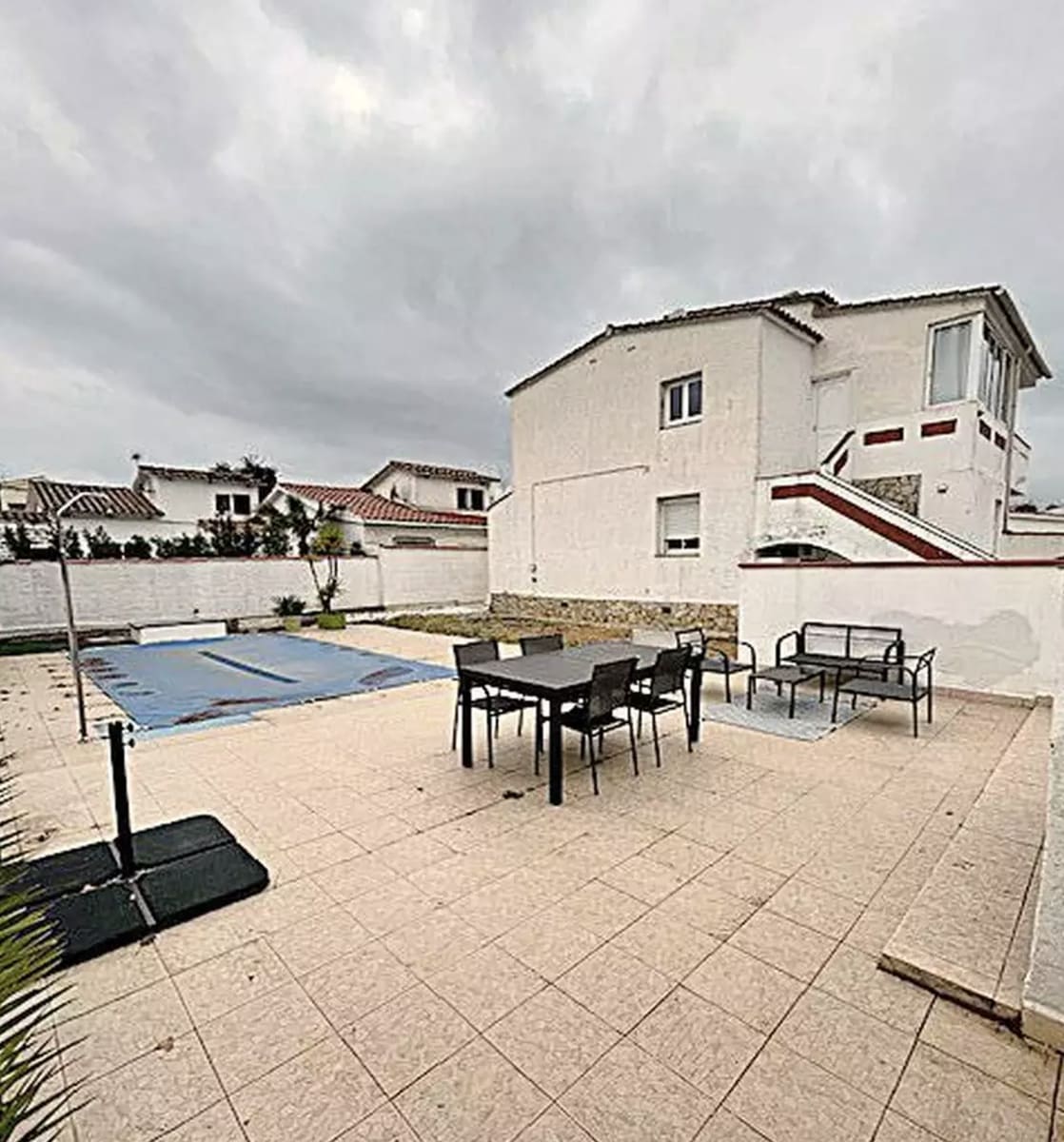4 bedroom Villa for sale in Empuriabrava with garage - € 385,000 (Ref: 9910491)